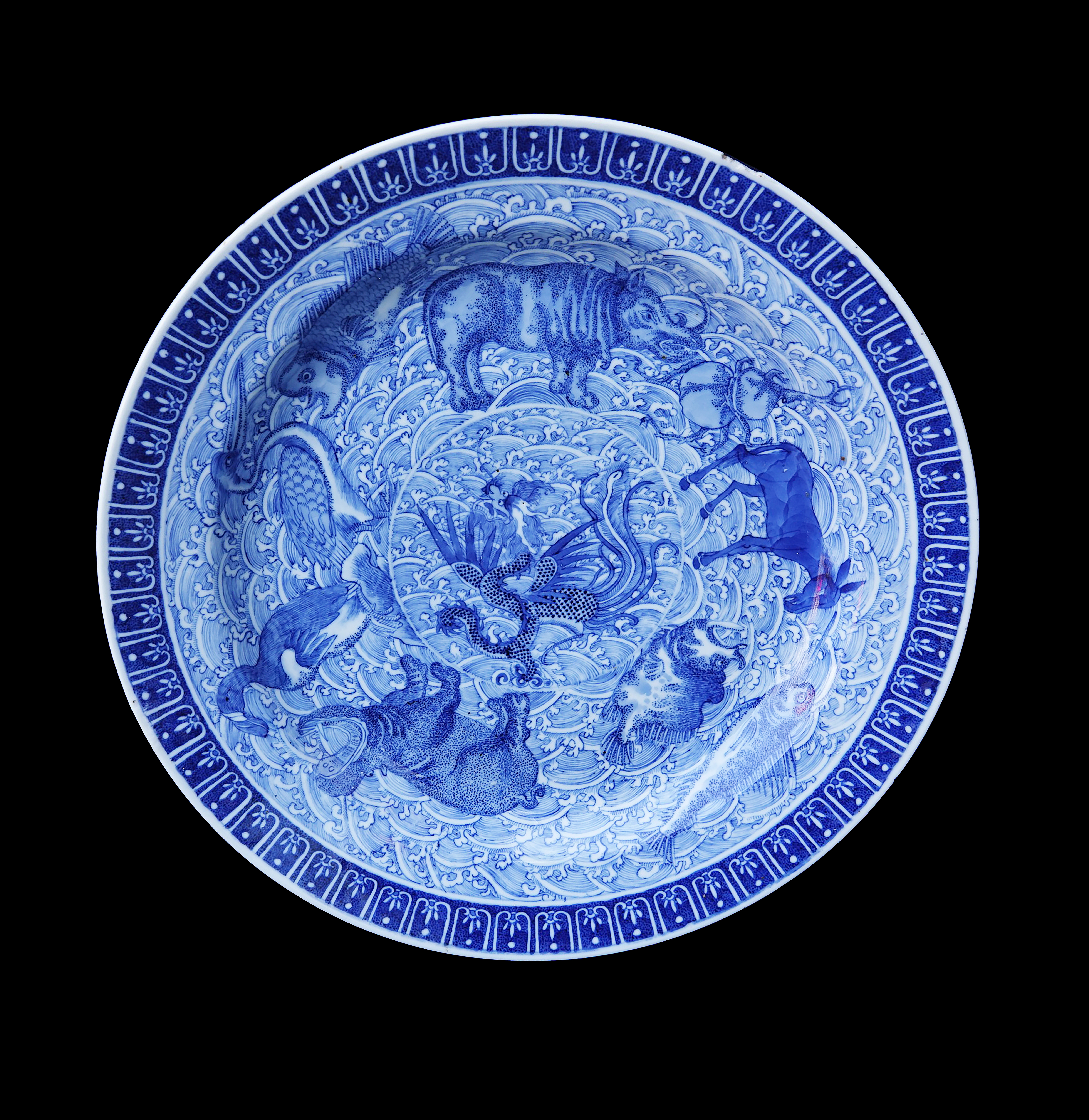 Chinese Blue and White porcelain Charger decorated with Animals